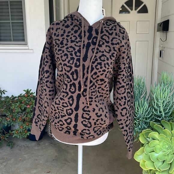 SER.O.YA Emmet Hoodie - Picture 7 of 13